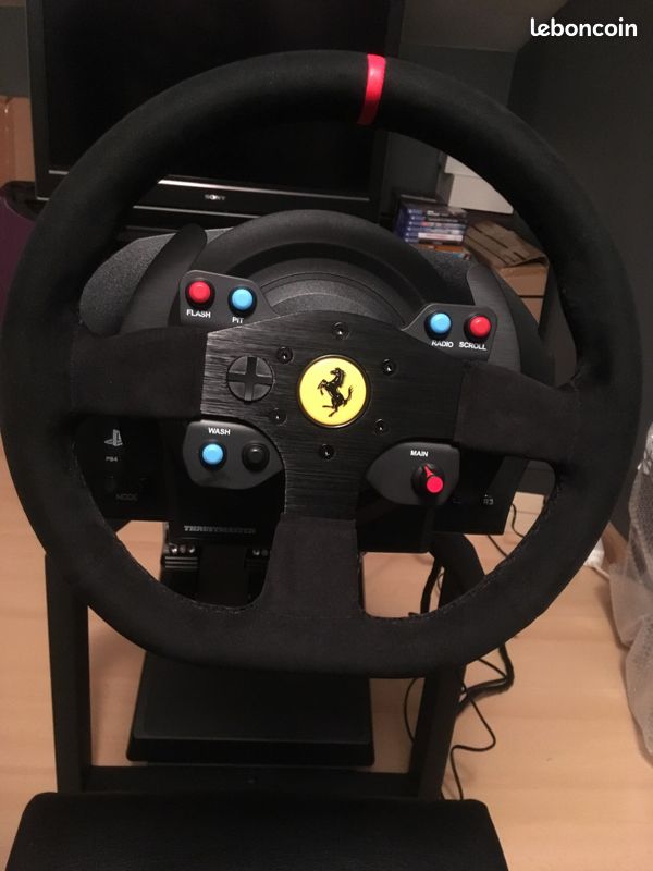 Volant t300 Ferrari alcantara (image 1)