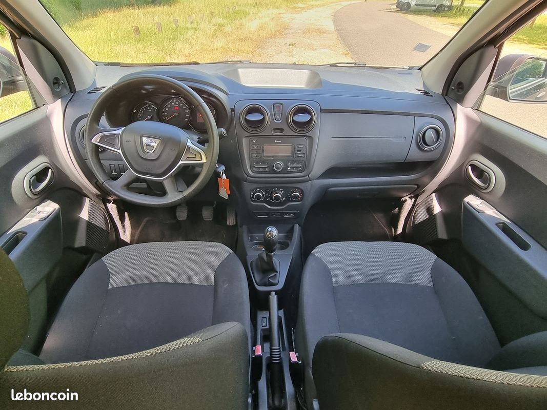 Dacia LODGY 1.2 TCE 115 SILVER LINE 7 PLACES (image 8)