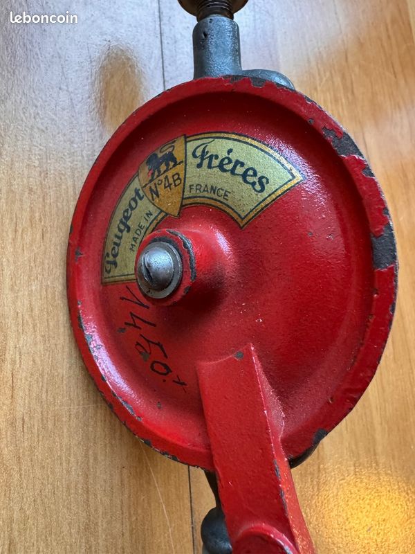 Ancienne Perceuse à Main Peugeot Frères N°4B – Fabriquée En France