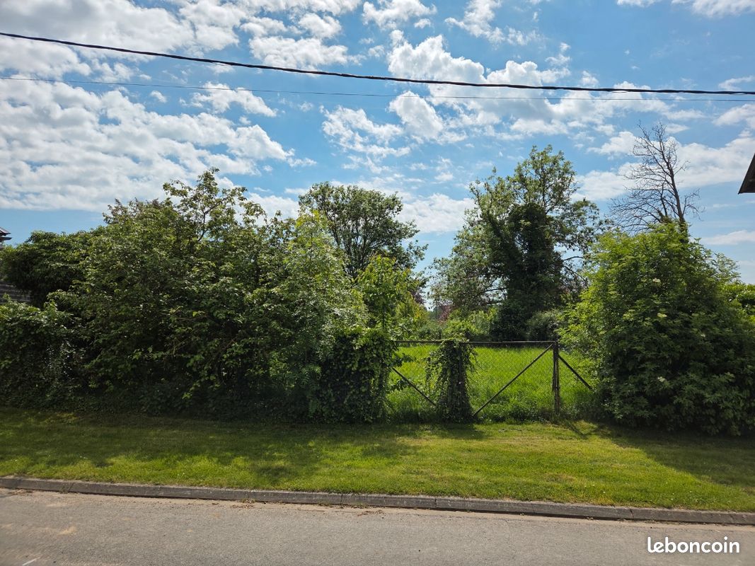 Terrain à bâtir · à Corny-Machéroménil · 19 000 €