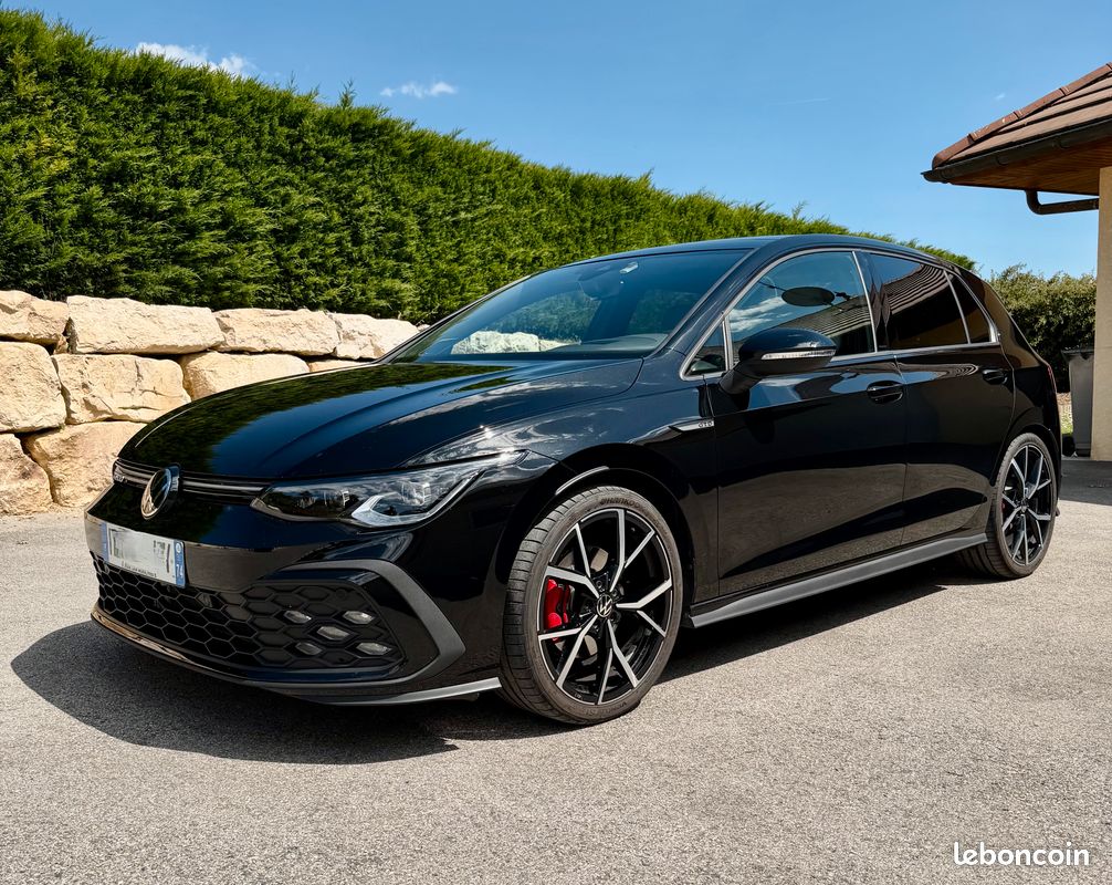 Golf 8 GTD 200 ch Full Options Noir 06/2024 12067 KM État NEUVE (image 1)
