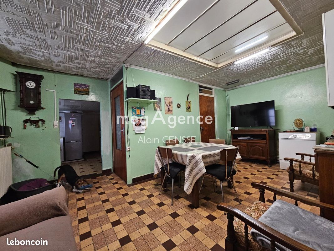 Maison 4 pièces 89 m² · à Saintes · 89 m² · 70 000 €