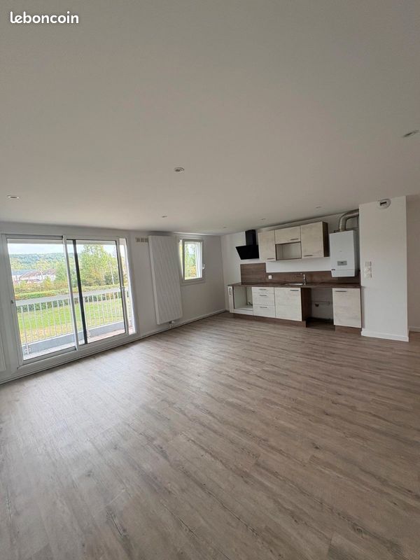 Appartement 4 pièces 82 m² · à Saint-Étienne-du-Rouvray · 82 m² · 950 €/mois
