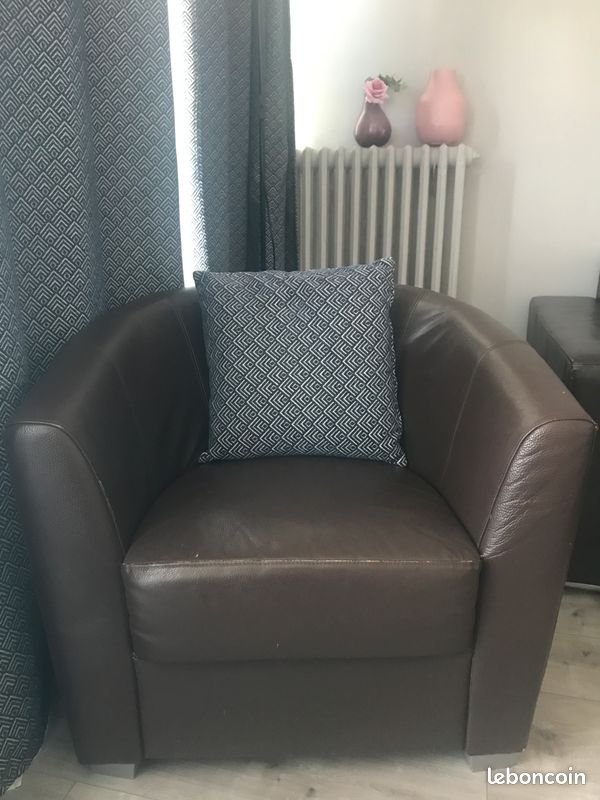 Fauteuil moderne cuir (image 1)
