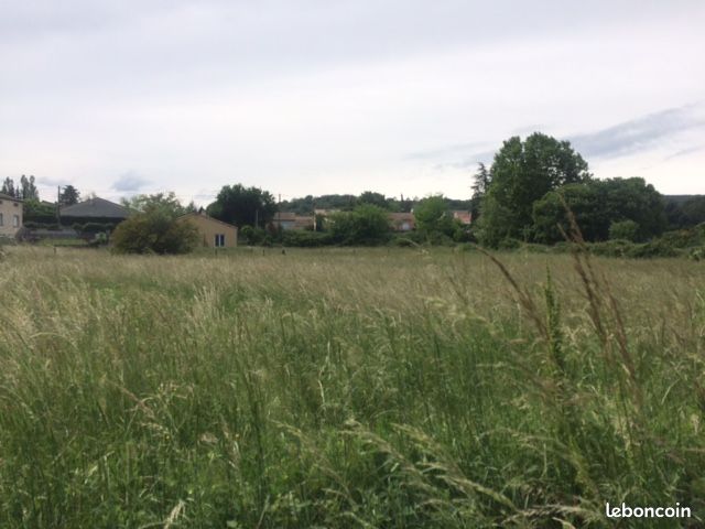 Vallon pont d'arc terrain constructible 1157m2 94700e · à Vallon-Pont-d'Arc · 94 700 €