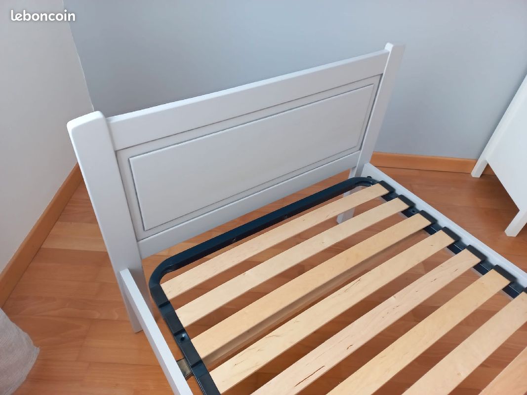Lit 1 personne 90 cms bois massif+ sommier (image 1)