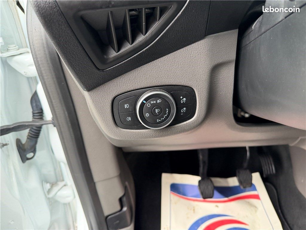Ford Tourneo Connect II 1.5 L ECOBLUE 100 S&S Trend (image 31)