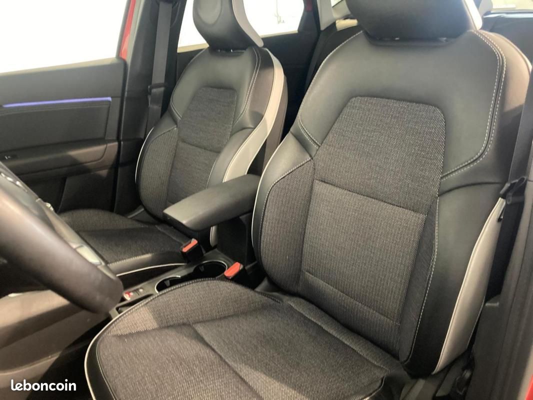 Renault Captur mild hybrid 140 Techno (image 9)