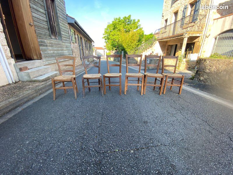 Chaises en bois (image 1)
