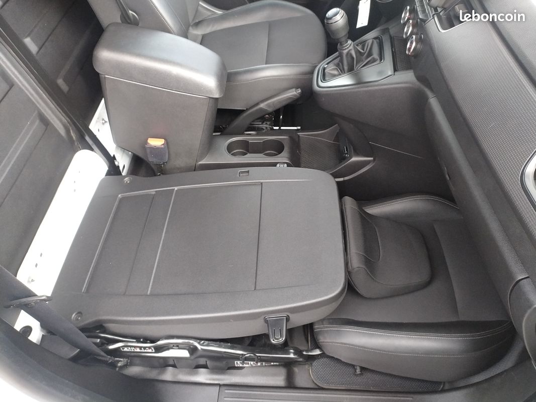 10825 HT - RENAULT Kangoo Van Blue DCI 95 Grand Confort GPS 1,5 L + Attelage - 01/2023 - 85792 kms (image 8)