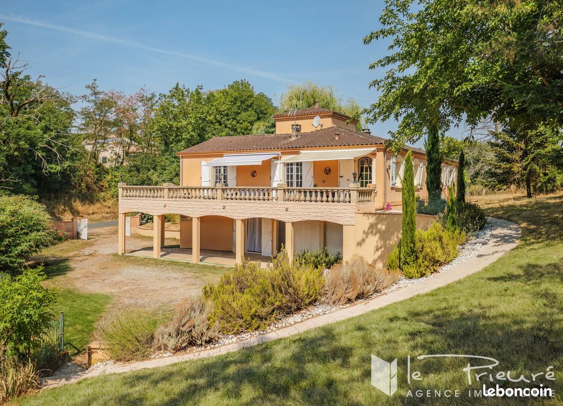 Maison 6 pièces 204 m² · à Dénat · 204 m² · 380 000 €