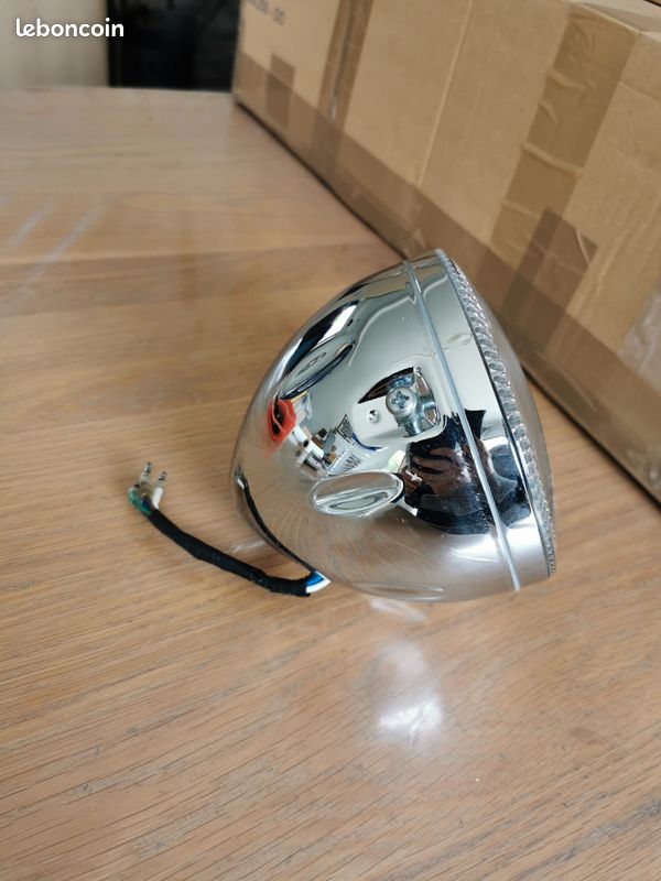 Phare style Cafe Racer avec anneau a LED (image 1)