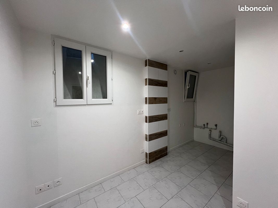 Parking 18 m² · à Paris · 18 m² · 60 000 €