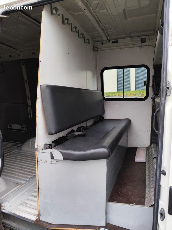 Camionnette Vente De Camion AmÃ©nagÃ© Louer Cherche Fourgon AmÃ