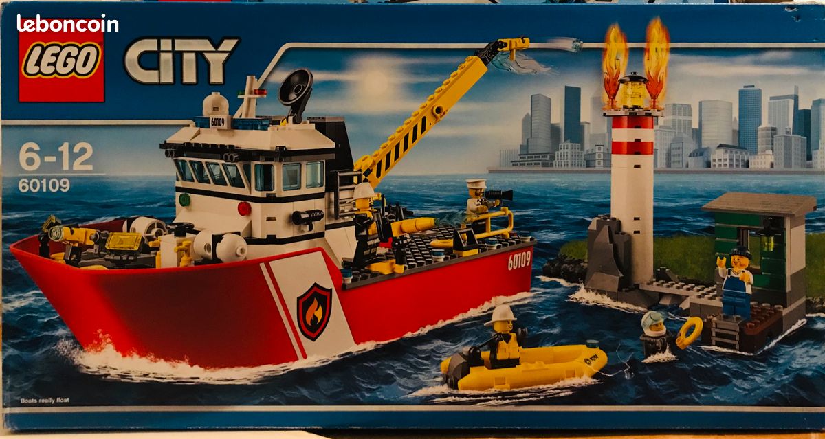 Bateau de Pompier lego city et autres accessoires (image 2)