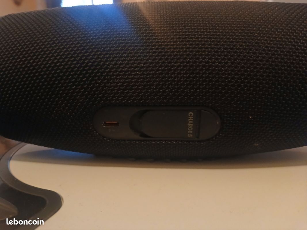Enceinte jbl charge 5 (image 3)