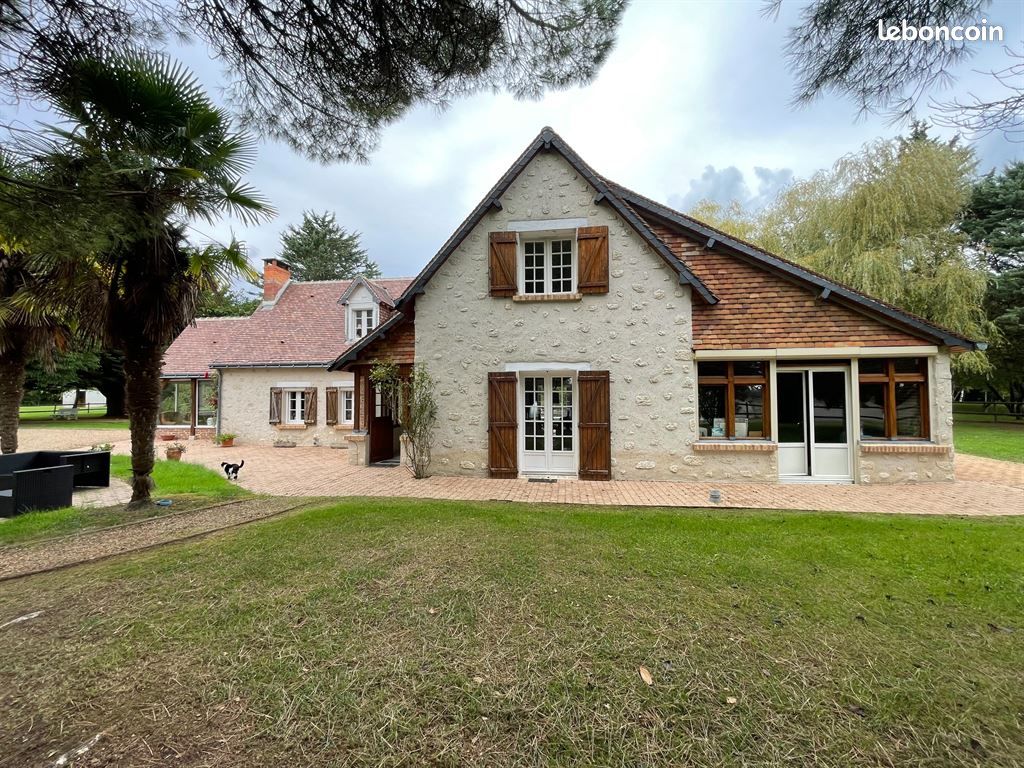 Maison 7 pièces 225 m² · à Luynes · 225 m² · 155 000 €