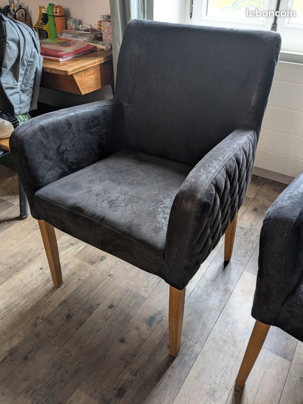 Fauteuils capitonnés marron (image 9)