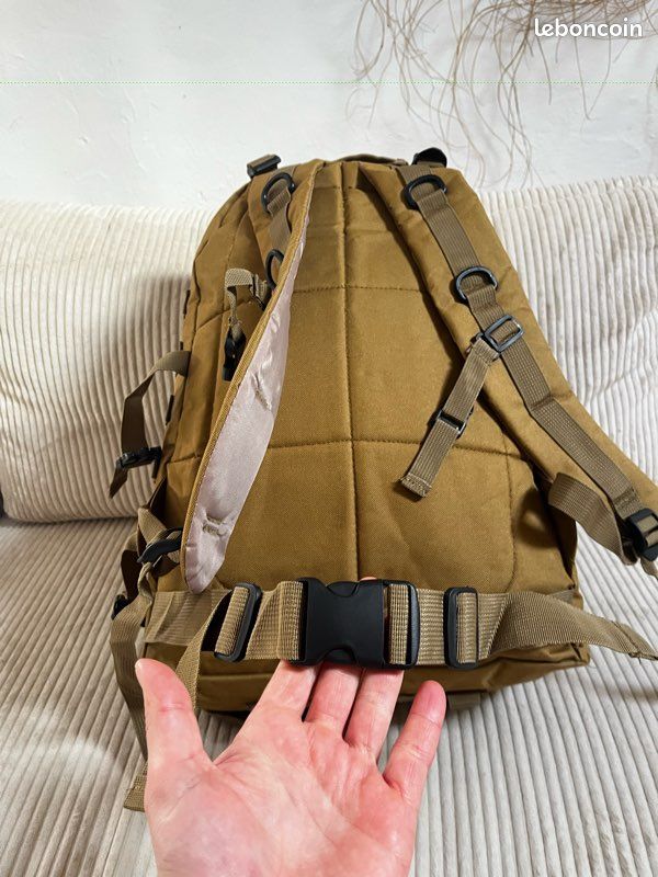 Sac à dos tactique 35-40L kaki – imperméable, MOLLE, robuste, randonnée / urbain (image 6)