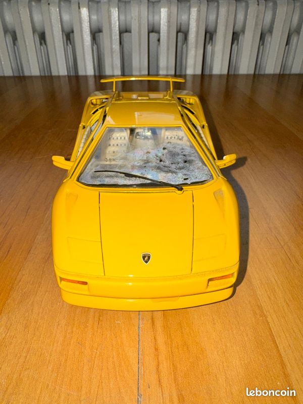 Lamborghini Diablo jaune Burago 1990 miniature 1:18 portes ouvrantes bon état collection (image 5)
