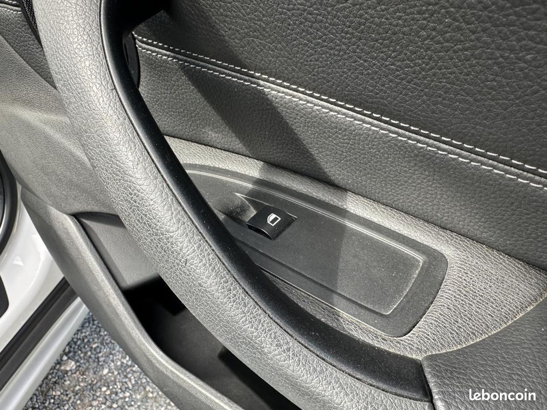 Bmw x1 xdrive 20d 190 ch bva sport xline ph1 (image 40)