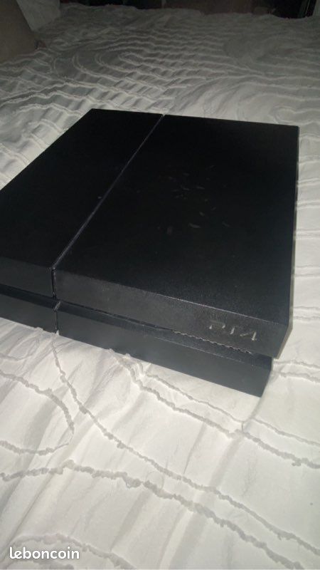 Playstation 4 (image 1)