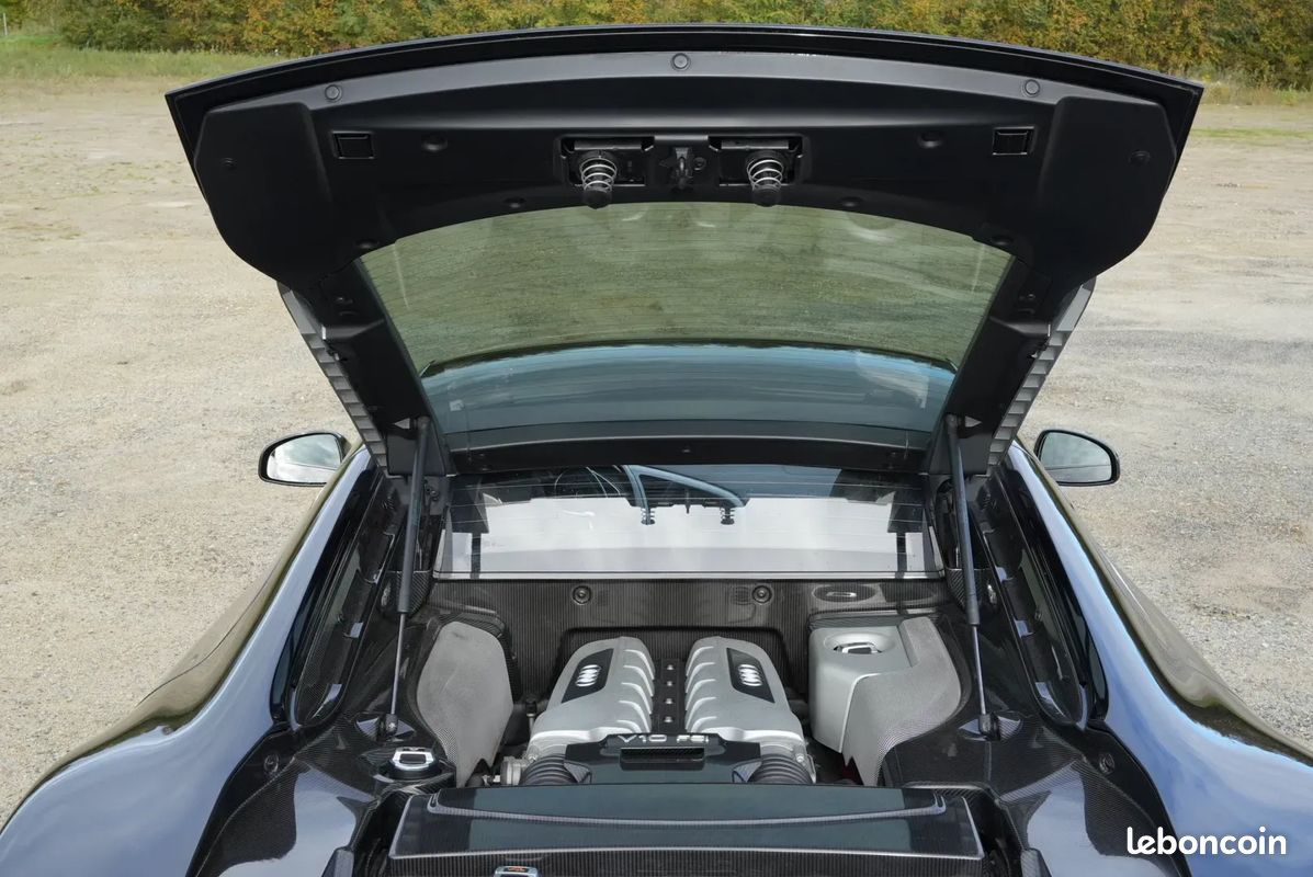Audi R8 5.2 V10 FSI 525ch R tronic 6 - Suivi d'entretien / HiFi Bang&Olufsen / Caméra de recul / Pack Carbone / Maintien de charge (image 42)
