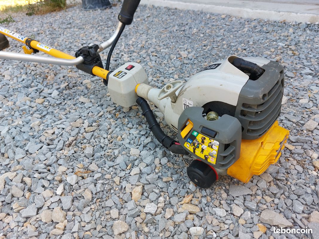 Vends débroussailleuse Ryobi RBC30SBT pour pièces (image 2)