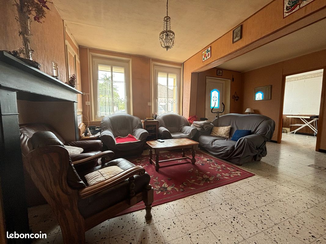 Maison 5 pièces 160 m² · à Conty · 160 m² · 135 000 €