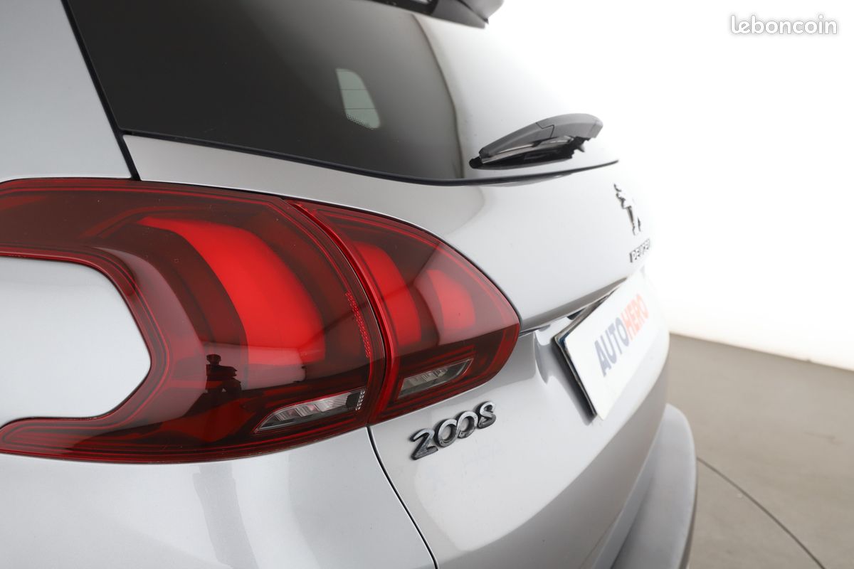 Peugeot 2008 1.2 PureTech Crossway 110 ch (image 29)