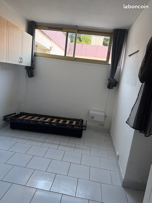 Appartement 1 pièce 11 m² · à Marseille · 11 m² · 350 €/mois