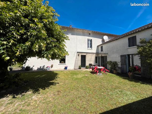 Maison 8 pièces 322 m²