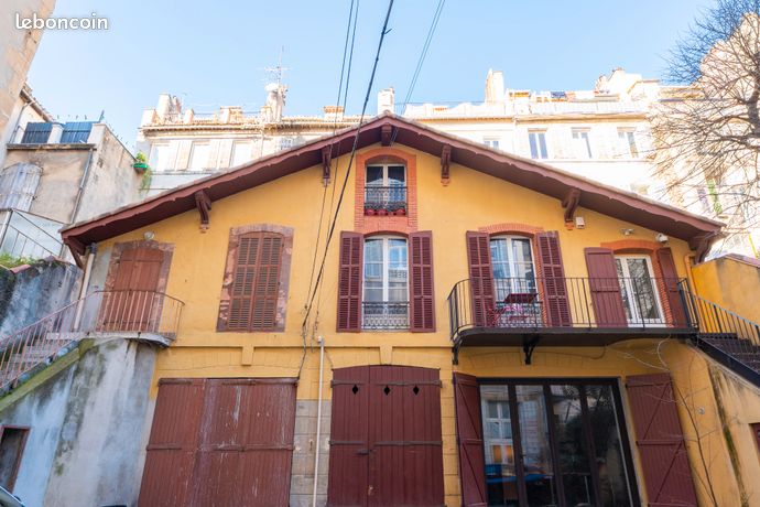 Maison fond de cour Longchamp — 1