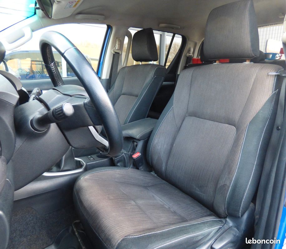 TOYOTA HILUX 4x4 DOUBLE Cabine 2.4 D4D 150 LEGENDE (image 11)