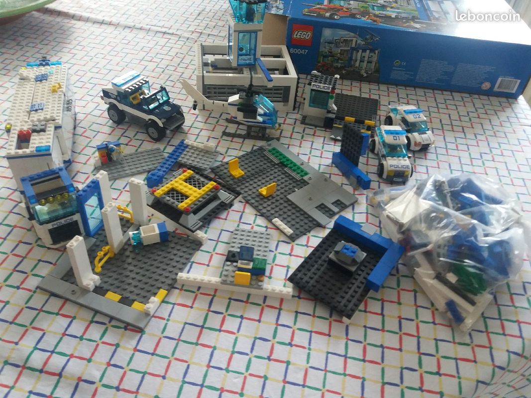 Lego police (image 2)