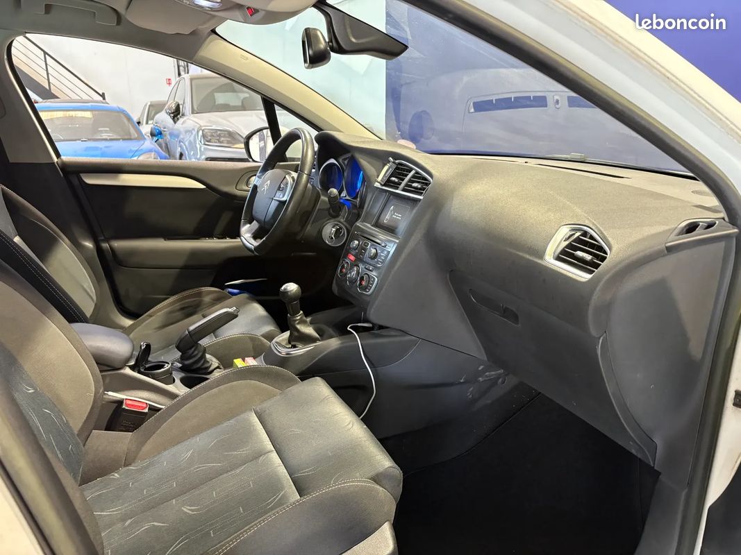 CITROEN C4 1.6 120ch MILLENIUM - 2013 - 99 000 km - Suivi complet - Première main (image 24)