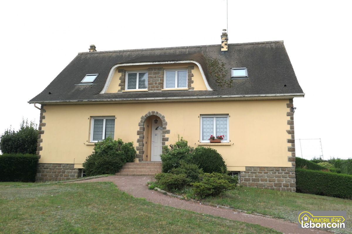 Maison 7 pièces 213 m² · à Isigny-le-Buat · 213 m² · 296 500 €