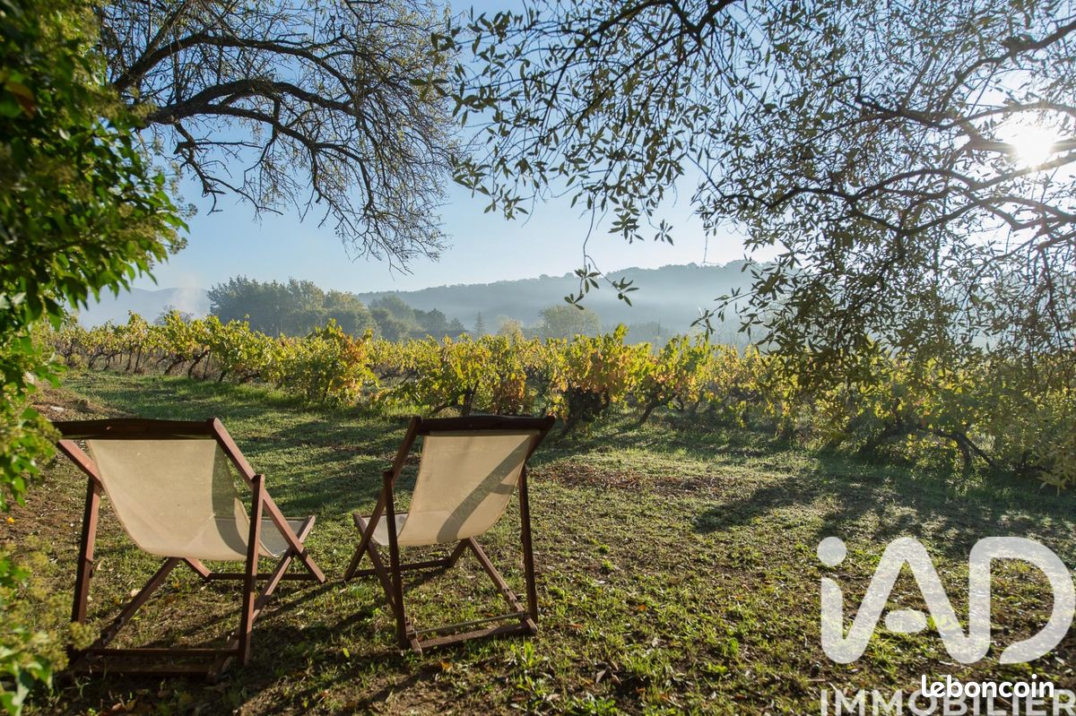 Maison 12 pièces 402 m² · à Puyvert · 402 m² · 1 590 000 €