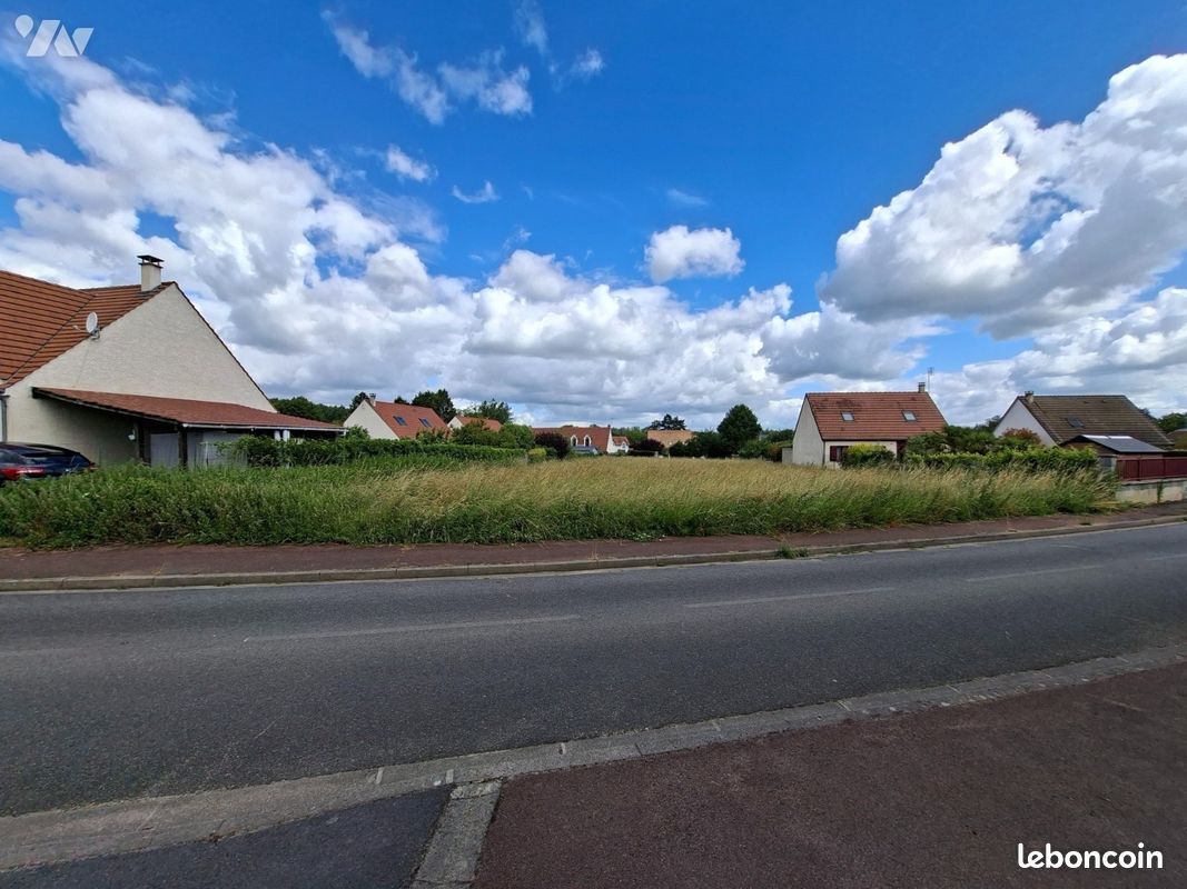 Terrain 2060 m² · à Pontoise-lès-Noyon · 2 060 m² · 54 900 €