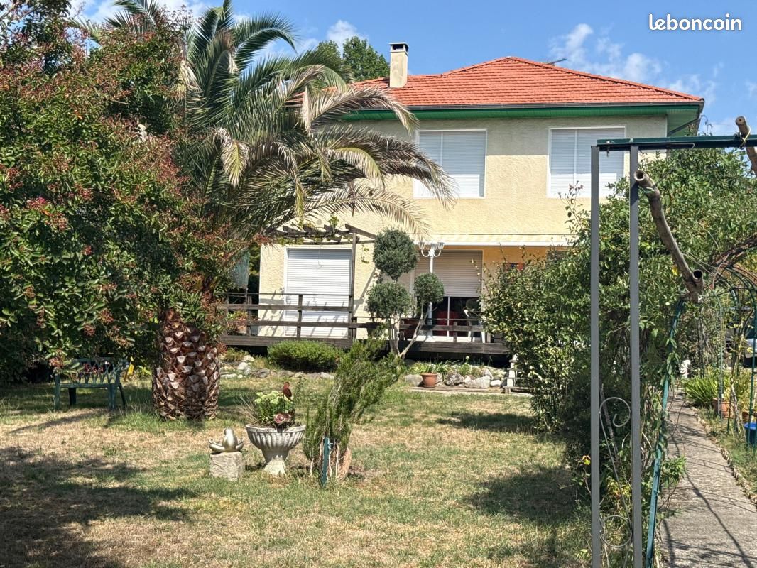 Maison 9 pièces 250 m² · à Billère · 250 m² · 420 000 €