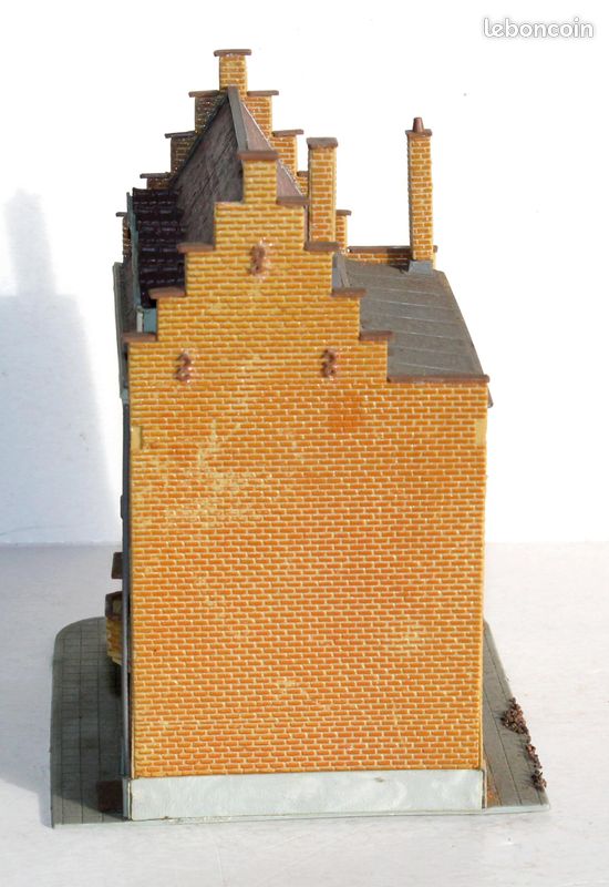 Maquette maison ville échelle HO 1/87 pour le modelisme ferroviaire - L