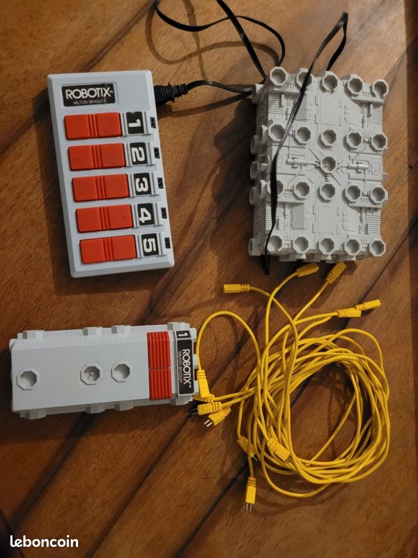 Jeu Vintage MB Robotix – Rare – Neuf Dans Boîte – Avec Lumière Et Câble