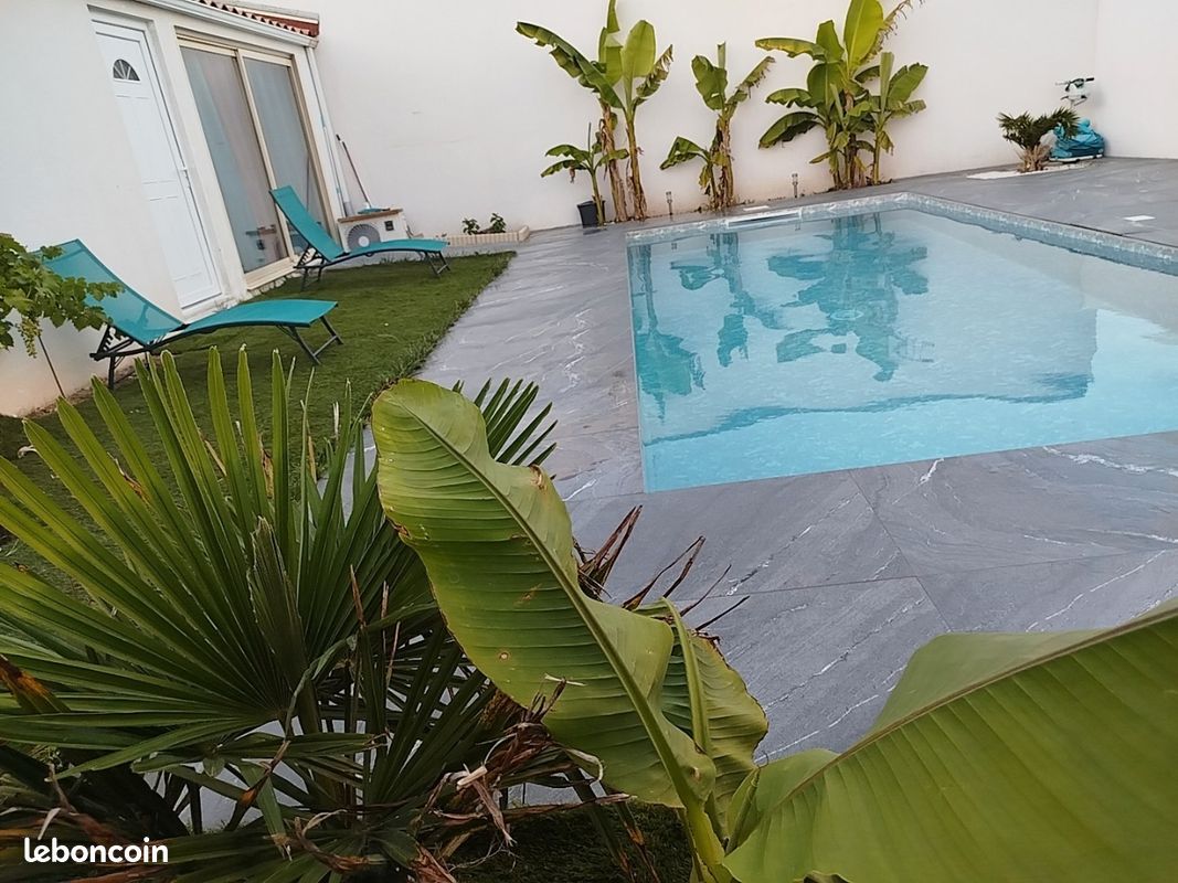 Piscine a location privé pas de vis à vu (image 1)