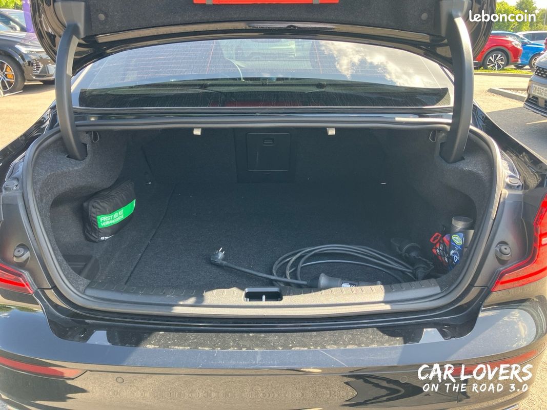 VOLVO S60 T6 AWD Recharge 253 ch + 145 ch Geartronic 8 R-Design (image 18)