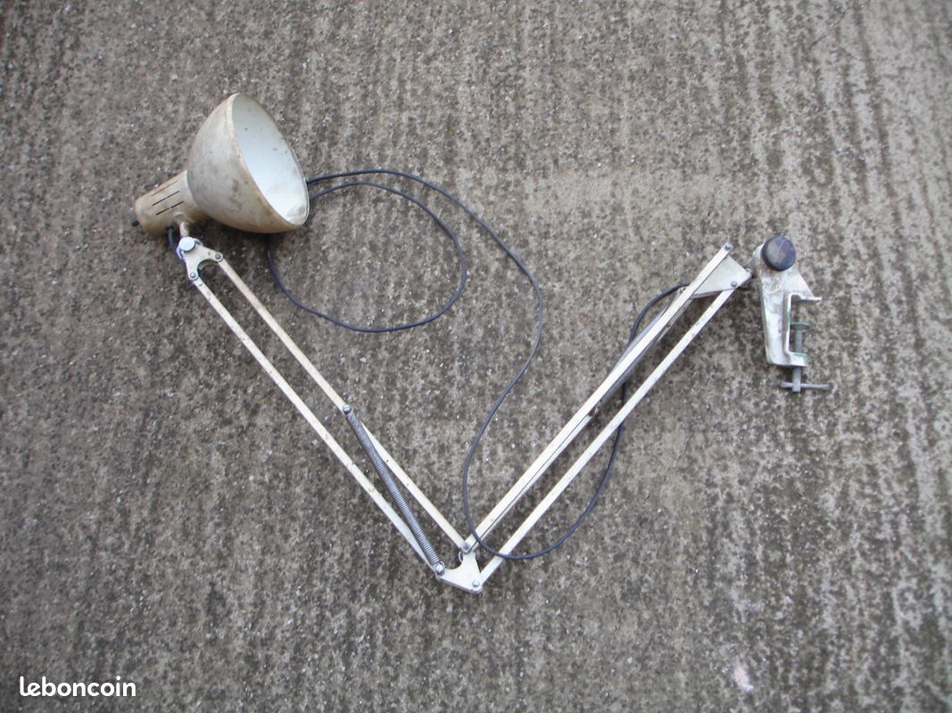 Lampe articulée d'atelier (image 1)