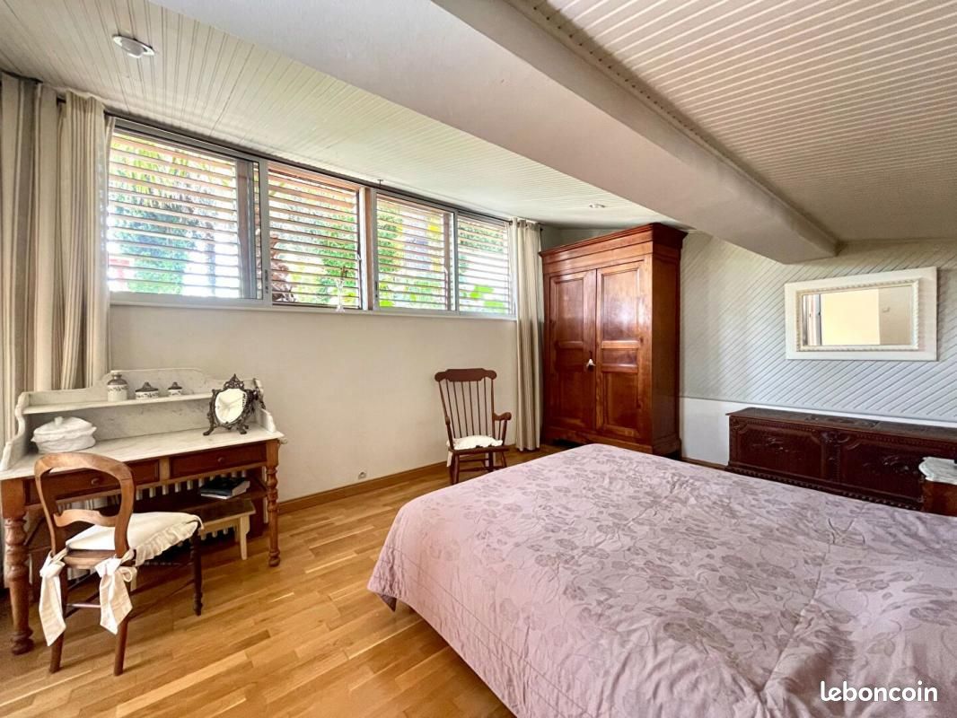 Maison 6 pièces 168 m² - Saintes 17100 (image principale 11)