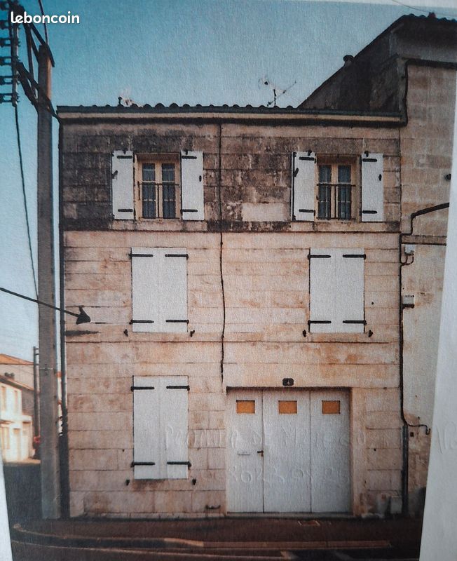Immeuble 5 pièces 121 m² · à Niort · 121 m² · 175 000 €