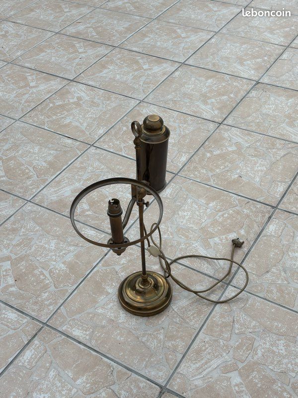 Ancienne lampe de bureau en laiton, électrifiée – style lampe d’étudiant (image 1)