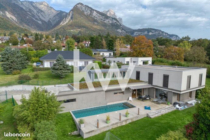 Villa 8 pièces 250 m²
