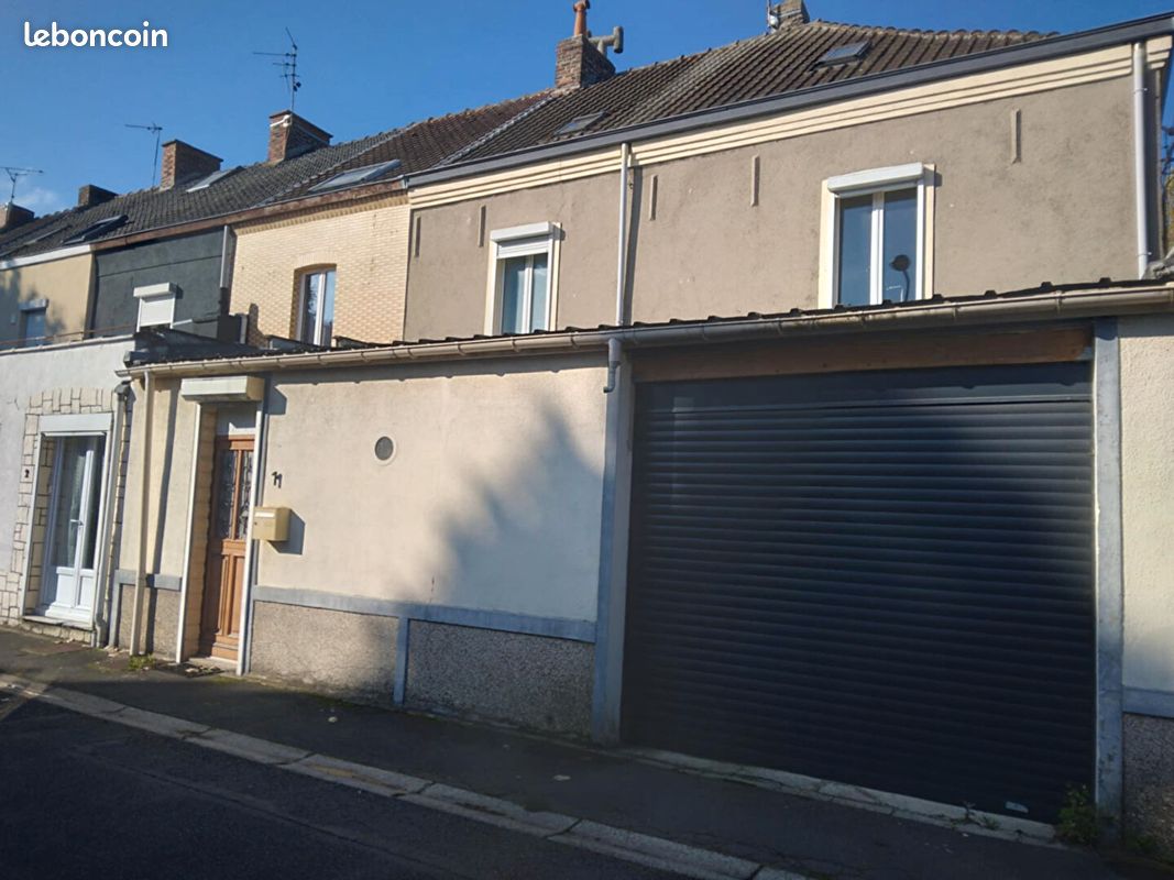 Maison 9 pièces 161 m² · à Pérenchies · 161 m² · 262 500 €